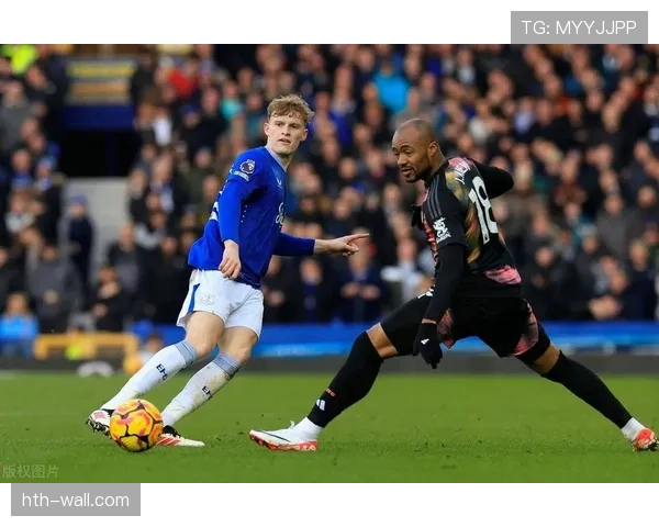 埃弗顿足总杯顽强晋级，展现强劲竞争力