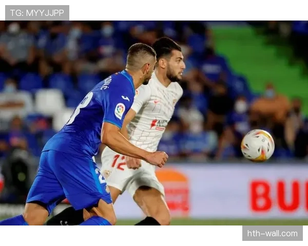 塞维利亚管理层动荡,导致球队本赛季表现不稳定,竞争格局出现变化。 塞维利亚管理层动荡,导致球队本赛季表现不稳定,竞争格局出现变化。